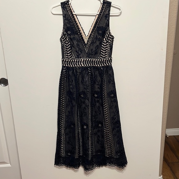 “Just Me” Beautiful Laced Spring Dress. - Picture 1 of 5